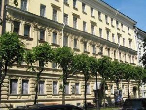 Дом 2-Б в Санкт-Петербурге на улице Графтио (бывшая Пермская), в котором Ф. И. Шаляпин прожил с 1915 по 1922 год и откуда навсегда уехал за границу